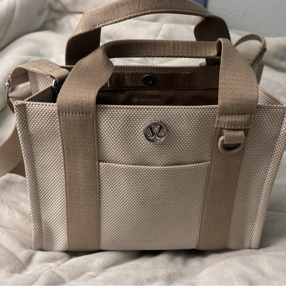 Lululemon Two-Tone Canvas Tote Bag 4.5L